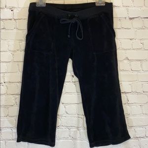 Juicy Couture Capri Pants in Black